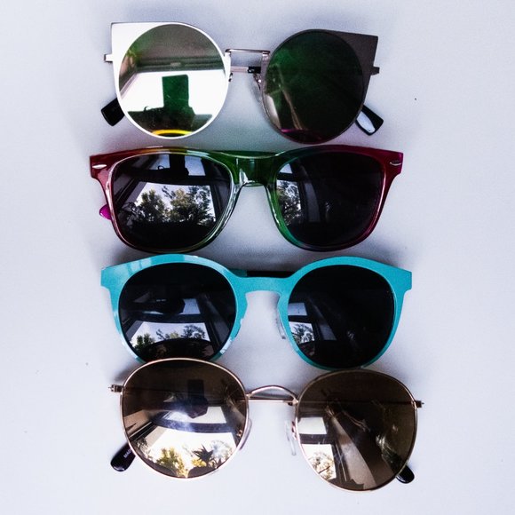 🌺FREE SUNGLASSES🌺 - Picture 2 of 2